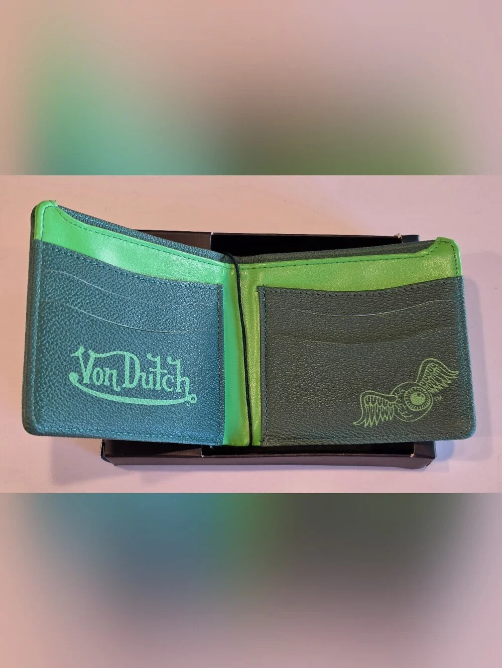 🆕️ `Brand NEW Von Dutch Green Wallet with Yellow Logo